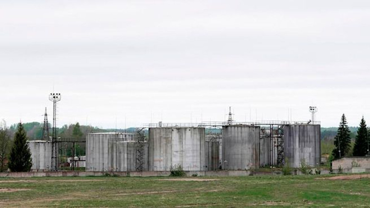 Министр климата и энергетики Каспар Мелнис посетит нефтехранилище в Резекне после инцидента с дроном