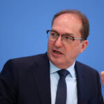 Министр внутренних дел Германии Александр Добриндт выступил за сохранение пограничного контроля в ЕС