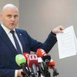 Новое правительство Кулбергса запускает квоты на иностранцев и базовые пенсии для пожилых граждан