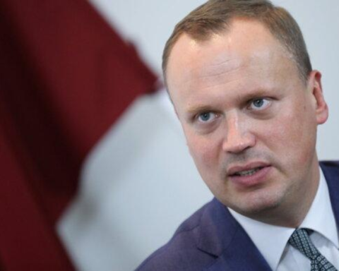 ОС, Нацобъединение и СЗК обсуждают формирование новой коалиции в Латвии