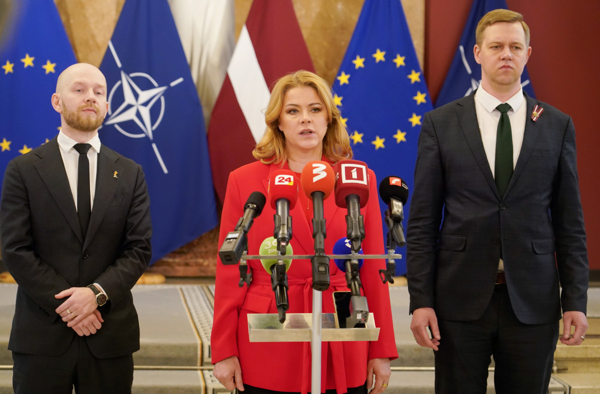 Правящая коалиция Латвии сталкивается с внутренними конфликтами и падением популярности