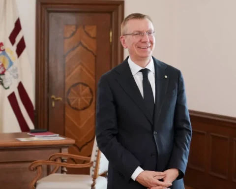 Президент слушает мнения партий о коалиции, правительство остается неопределенным