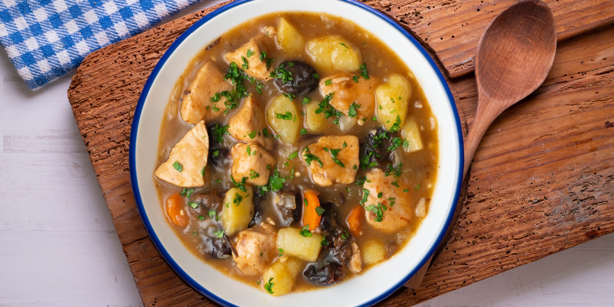 Рагу из индейки с картошкой и черносливом