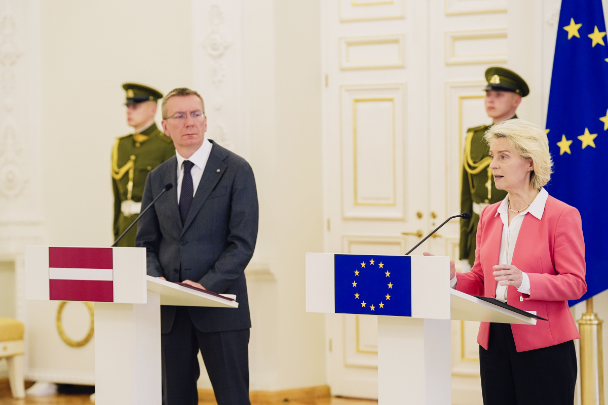 Ринкевич призвал ЕС предоставить финансовую помощь Латвии из-за ущерба от дронов