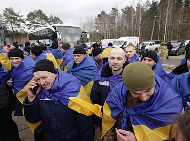 Россия и Украина провели обмен пленными: 205 украинцев возвращены домой