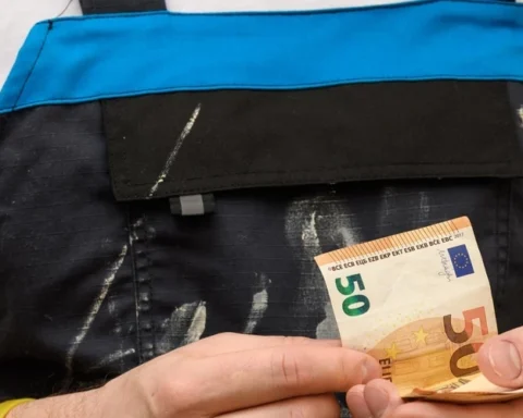 Рост числа подработок в Латвии превышает средний показатель по ЕС