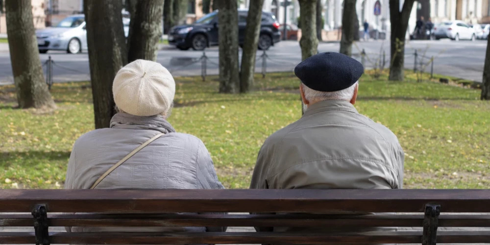 Самым пожилым пенсионерам Латвии увеличат выплаты на 2,85 евро за год стажа