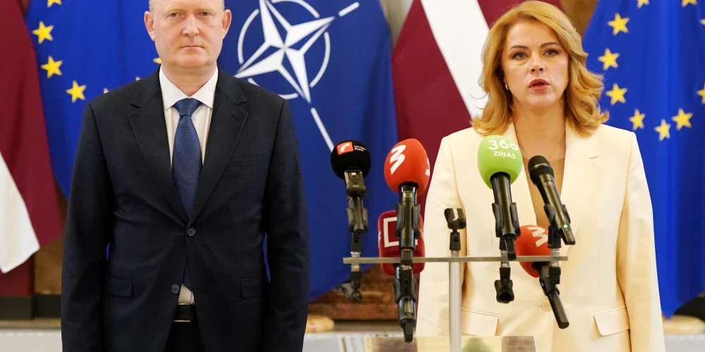 Силиня предлагает кандидатуру на пост министра обороны Сейму для обсуждения