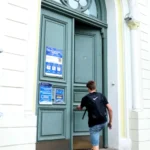 Утвержден порядок приема заявок на конкурс для поступления в 10-е классы школ Риги