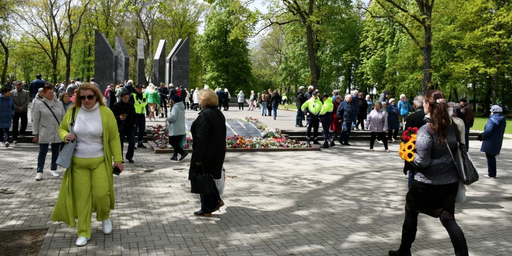 В Даугавпилсе после взрыва Вечный огонь остается за ограждением
