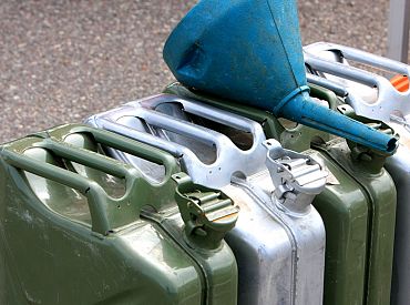 В государственных нефтяных резервуарах Латвии обнаружено бактериальное загрязнение топлива