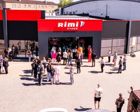 В Кулдиге открылся обновленный гипермаркет Rimi после реконструкции за 3 млн евро
