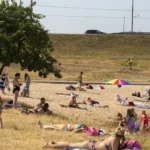 В Латвии официально стартует купальный сезон с проверкой качества воды до 15 сентября