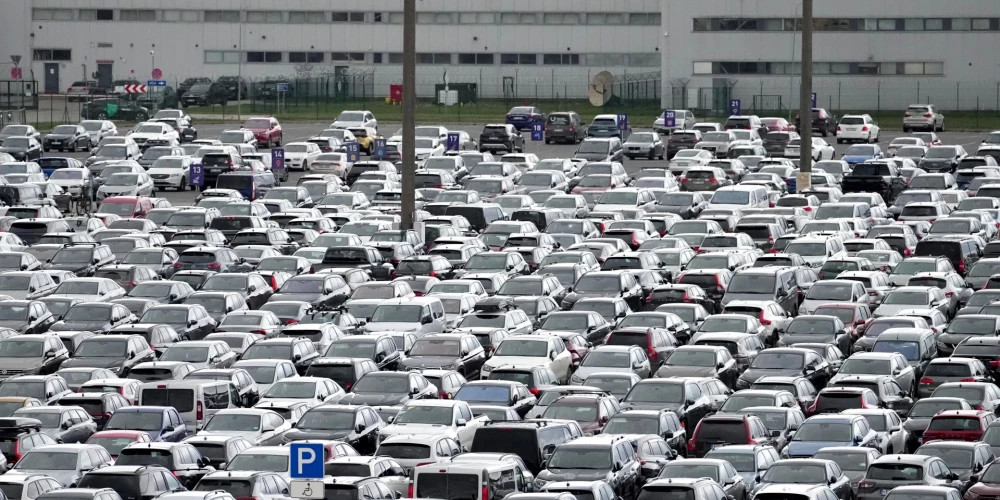 В Риге планируют повысить плату за парковку и освободить Старую Ригу от автомобилей