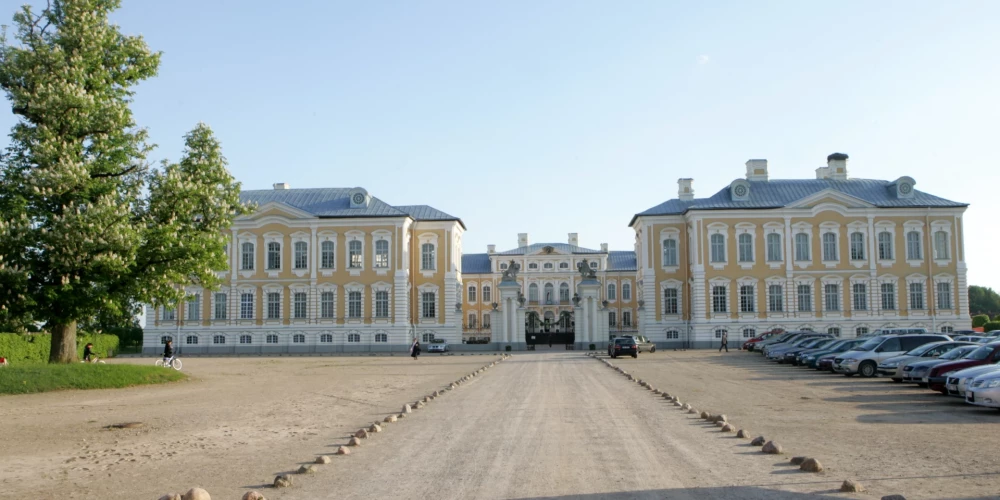В Рундале пройдет праздник латвийских виноделов с мастер-классами и выступлением Жоржа Сиксны