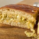 Заливной пирог с капустой и яйцами на кефире