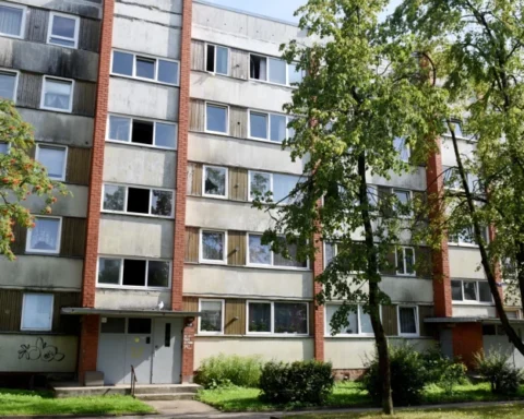 Жильцы многоквартирных домов делят расходы на управление и обслуживание объектов недвижимости