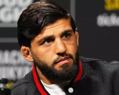 Адесанья: Царукян — главный претендент на бой с Гэйтжи в UFC