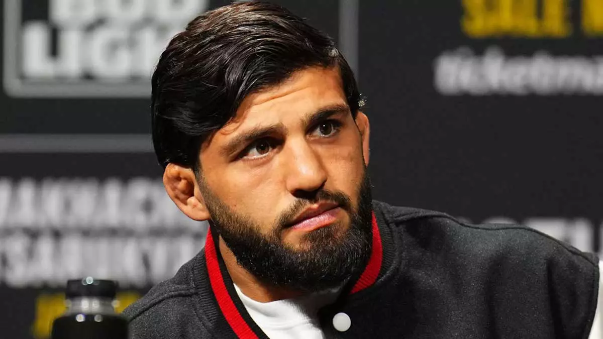 Адесанья: Царукян — главный претендент на бой с Гэйтжи в UFC