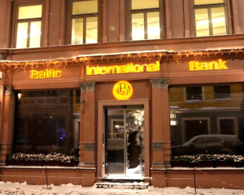 Администратор Baltic International Bank распродает картины на сумму от 9900 евро