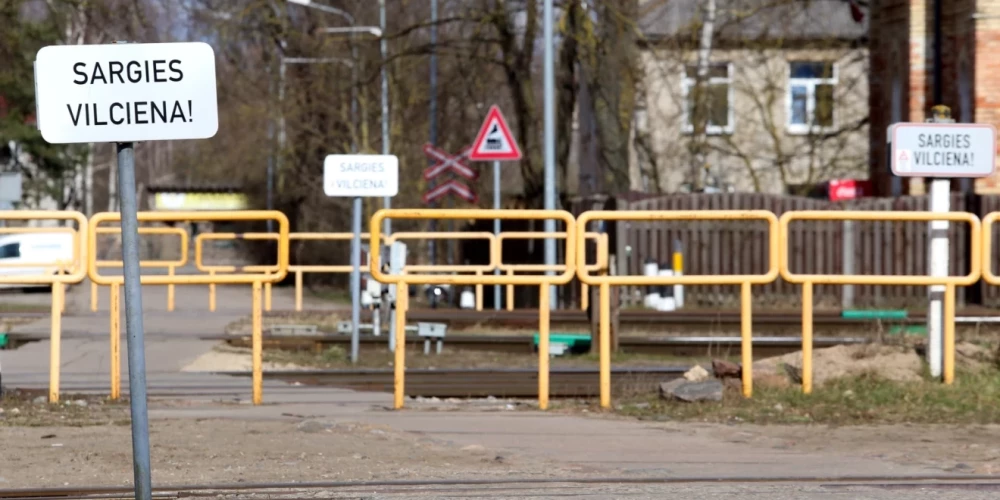 Активисты подали иск к Рижской думе из-за трех смертей на переезде в Иманте