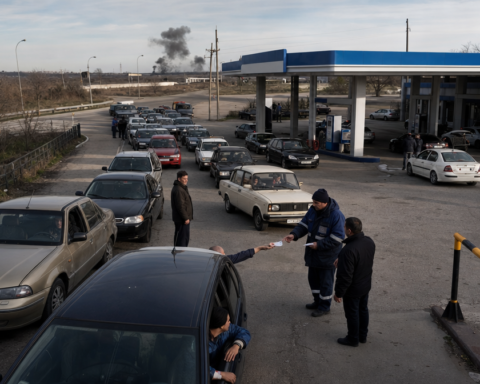 В Крыму введена система талонов на бензин из-за масштабного дефицита и ударов по нефтепереработке