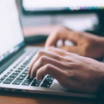 Эксперт призывает проверить государственные расходы на IT-проекты в Латвии