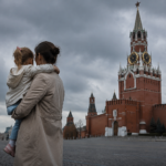 кремль ужесточает условия семейной ипотеки на фоне бюджетного дефицита