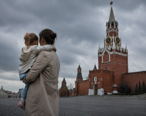 кремль ужесточает условия семейной ипотеки на фоне бюджетного дефицита