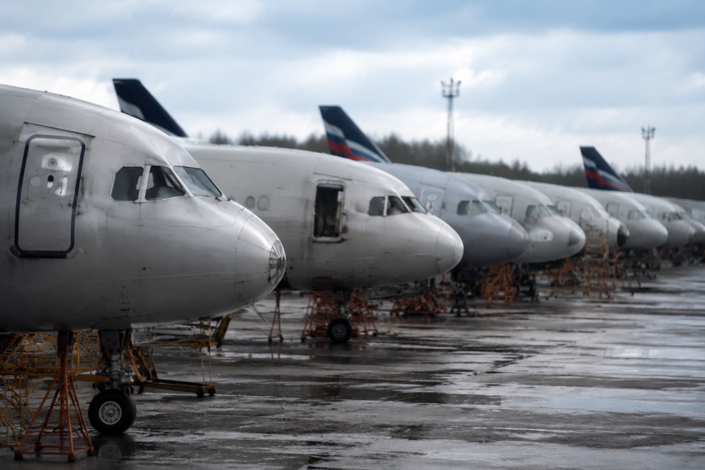 Российские авиакомпании теряют до трети флота из-за затяжного простоя и дефицита запчастей