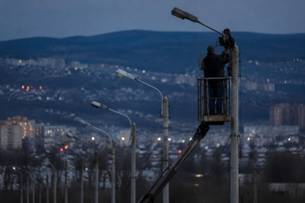 Irkutsk region cuts street lighting amid multibillion-ruble budget deficit