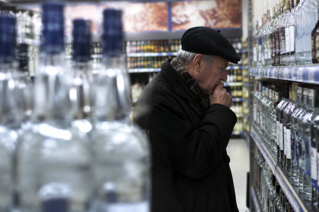В России резко выросли цены на водку из-за повышения акцизов и дефицита бюджета