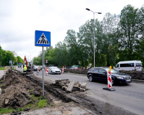 Госкомпания "LAU Infra grupa" вышла на биржу, предлагая акции по 1,57 евро