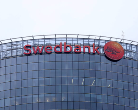 Клиенты Swedbank потеряли доступ к своим счетам из-за технических неполадок