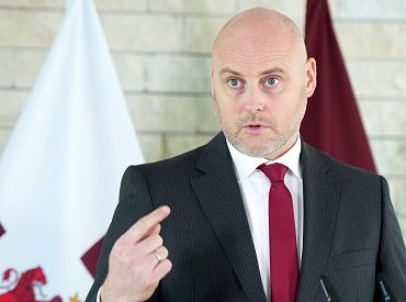Кулбергс требует отчет о целях и пользе государственных исследований