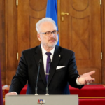 Левитс поддержал приказ Домбравы о латышском языке для полиции в Латвии