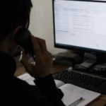 Мошенник из украинского колл-центра рассказал о телефонных обманах жителей Латвии