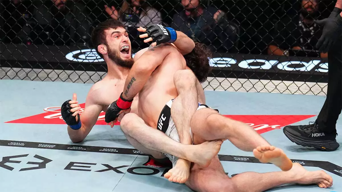 Муртазали Магомедов из Кыргызстана одержал победу редким болевым приемом на UFC Fight Night 279