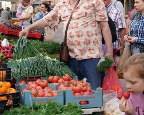На Ночном фермерском рынке в Риге стартовал сезон местных продуктов