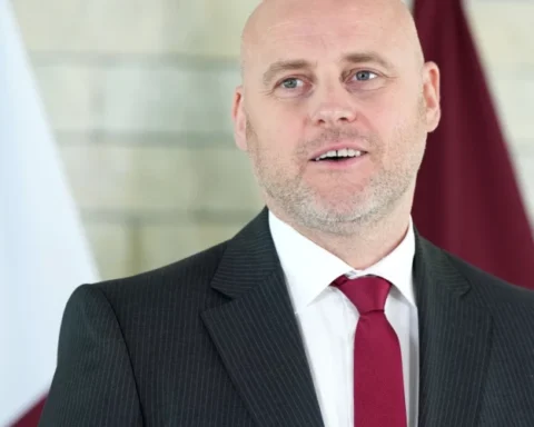 Новый премьер Андрис Кулбергс скрывает татуировки под деловой одеждой