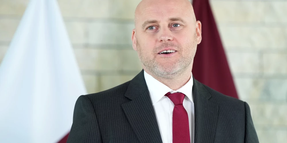 Новый премьер Андрис Кулбергс скрывает татуировки под деловой одеждой