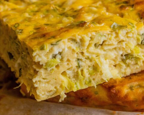 Пирог с творогом и кабачками