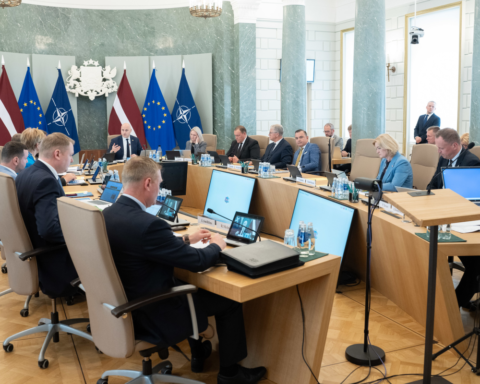 Правящая коалиция Латвии обсудит перераспределение сэкономленных 52 миллионов и закон об иммиграции