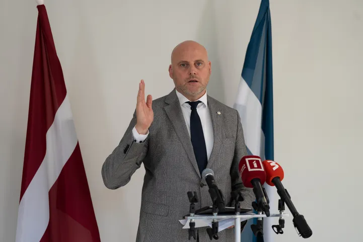 Премьер-министр Андрис Кулбергс признал провал системы приютов в Латвии