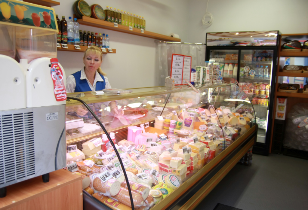 Производители Латвии ожидают снижения цен на продукты после введения льготного НДС в 12%