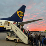 Пьяные туристы с рейса Ryanair из Риги устроили дебош и вынужденно приземлились в Мадриде