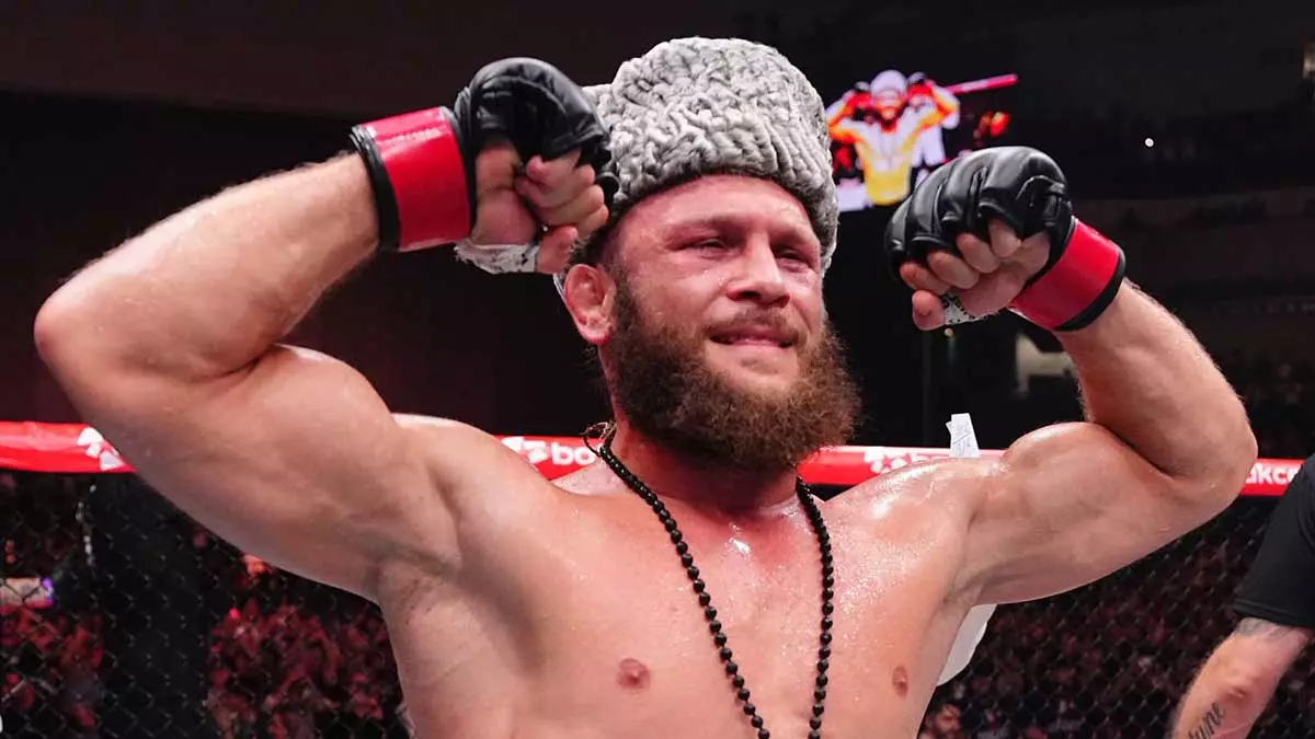 Рафаэль Физиев и другие бойцы получили бонусы на турнире UFC Fight Night 280 в Баку