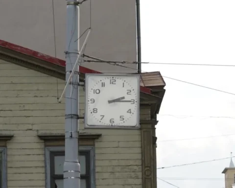 Рижская дума объяснила сбой времени на городских часах из-за GPS-проблемы