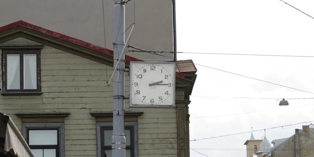 Рижская дума объяснила сбой времени на городских часах из-за GPS-проблемы