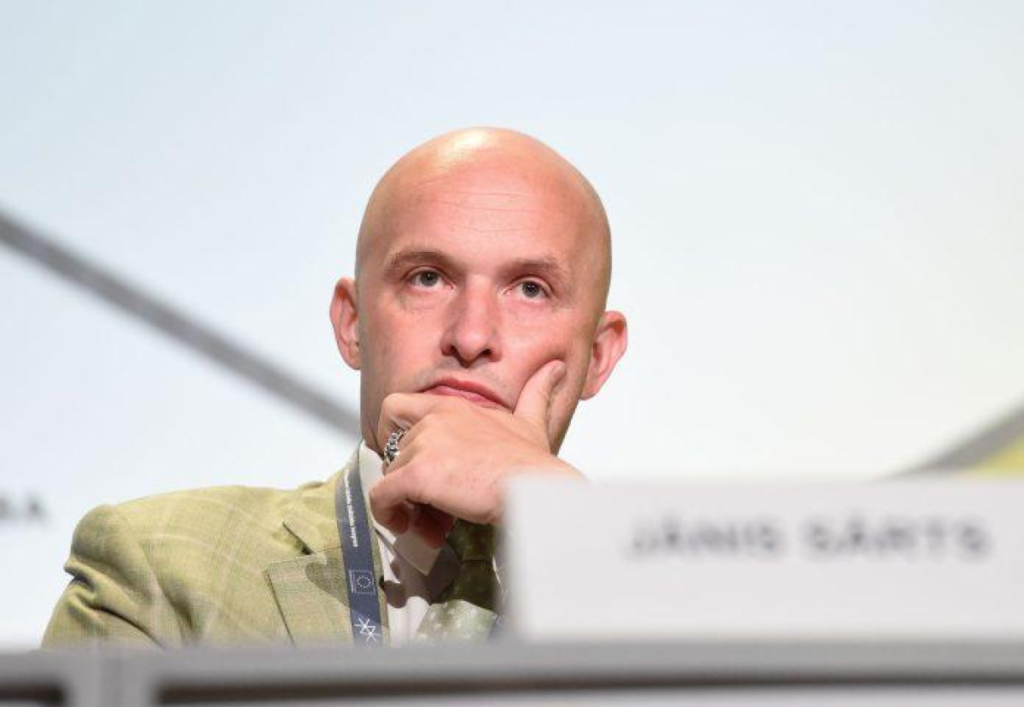 Сартс предупредил об угрозе фальшивого контента в интернете из-за искусственного интеллекта